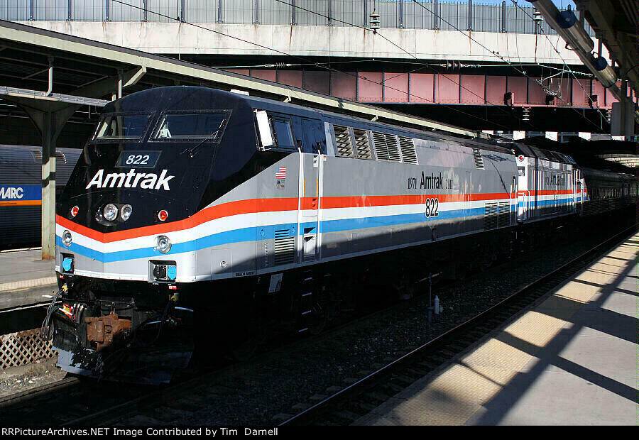 AMTK 822 on 40th Anniversary train.